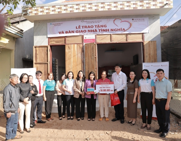 Hiển thị chi tiết cho Bàn giao “Nhà tình nghĩa” cho hộ phụ nữ nghèo tại huyện Tây Hoà Hình ảnh cho bài viết Bàn giao “Nhà tình nghĩa” cho hộ phụ nữ nghèo tại huyện Tây Hoà